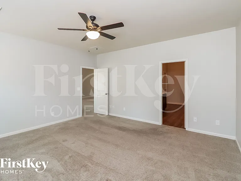144 Scotland Dr — Photo 10
