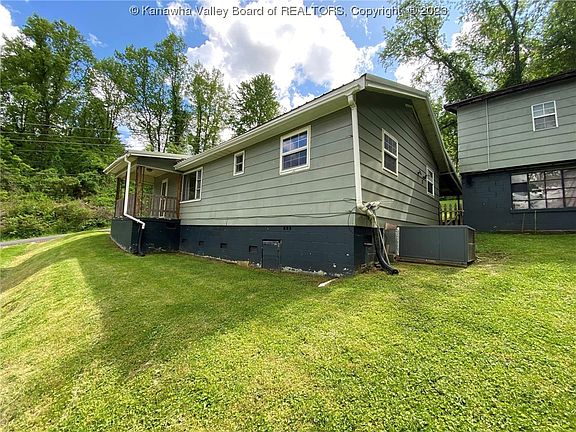 2nd image of 813 Hillview Dr