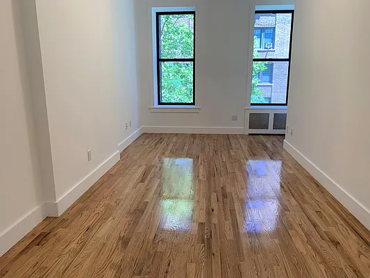 Rented by Joe Gotham LTD | media 18