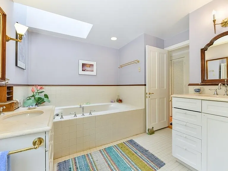 14 Ash St — Photo 16