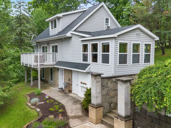 201 Smith Hill Rd, Binghamton, NY 13905