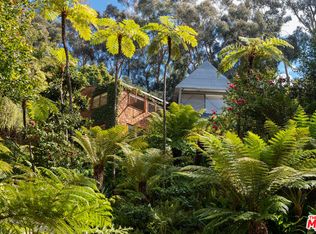 780 Latimer Rd, Santa Monica, CA 90402