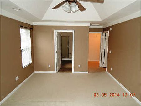 5th image of 114 SW Stafford Ct