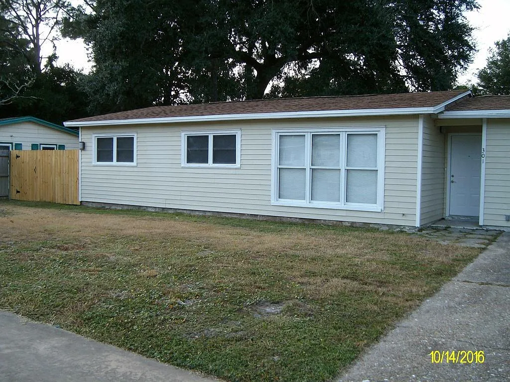 Building Photo - 301 Newcastle Dr