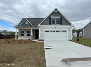 297 Langston Rd, Hampstead, NC 28443