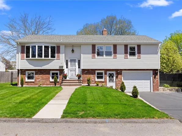 61 Argonne St, Johnston, RI 02919