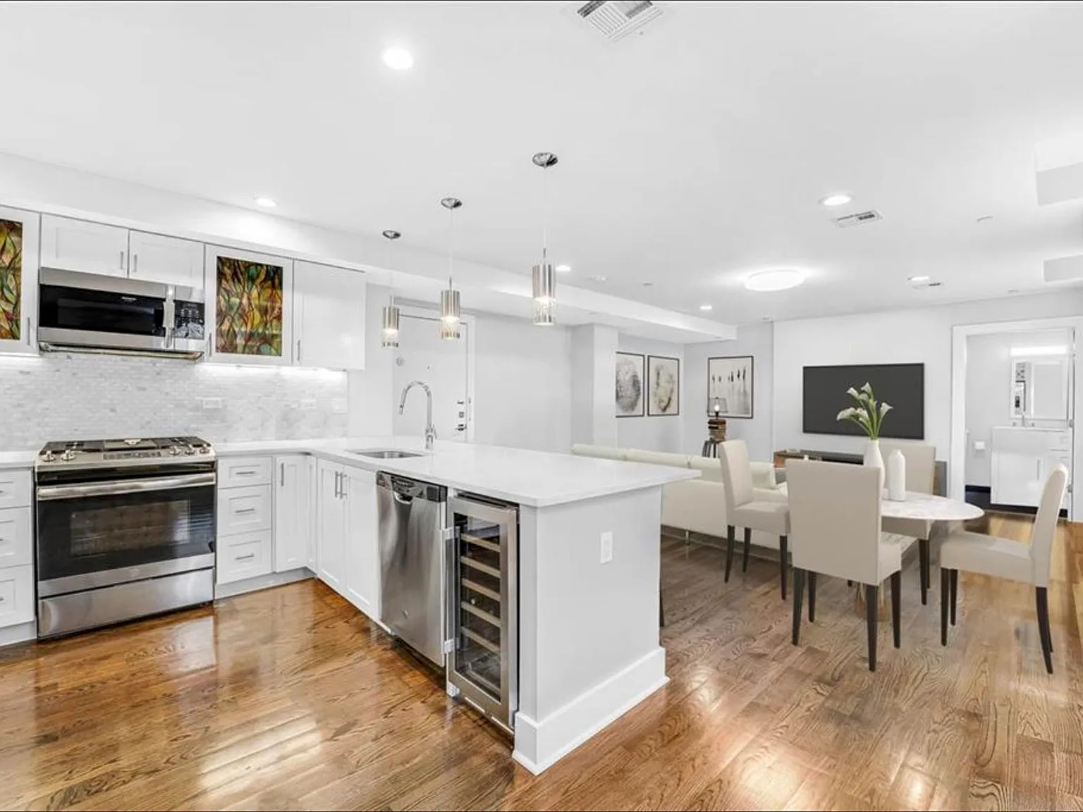 2 bed, 3.0 bath, 1468 sqft, $4,500 — Photo 4