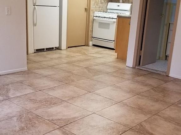 4th image of 1 W Park Ave #1