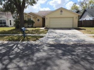 8748 Hampden Dr, Tampa, FL 33626