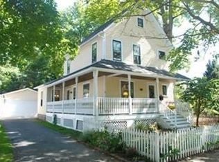 51 Walnut St, Chagrin Falls, OH 44022