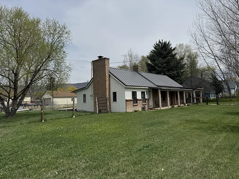 280 W 400 N — Photo 2