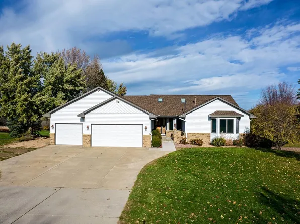 8244 27th St N, Lake Elmo, MN 55042