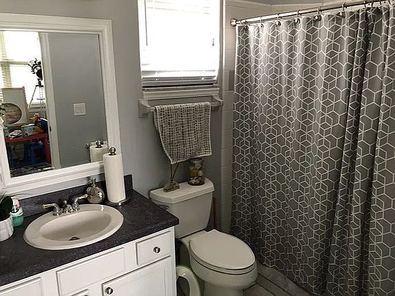 4th image of 2629 Ellen Ave
