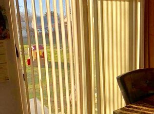 123 Dickens St, Warwick, RI 02886