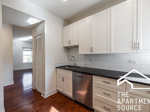 2nd image of 1140 W Lunt Ave #3
