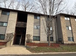 2356 South St APT B, Elgin, IL