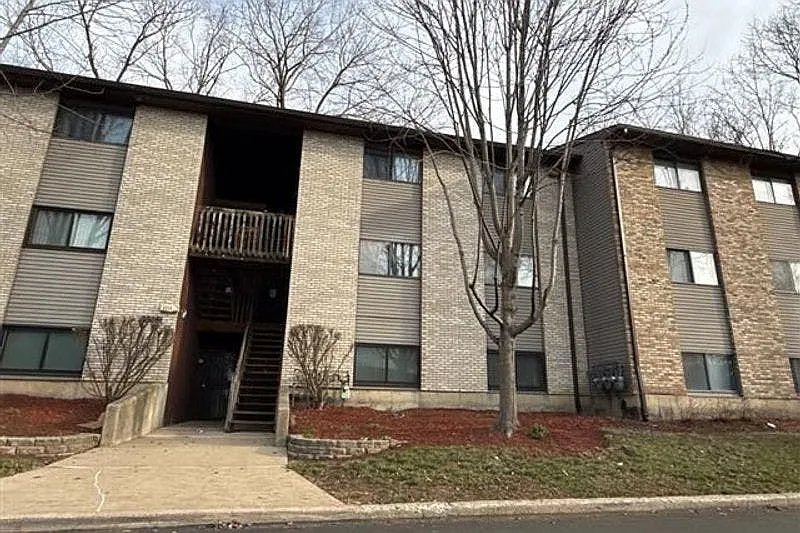 2356 South St APT B photo 1