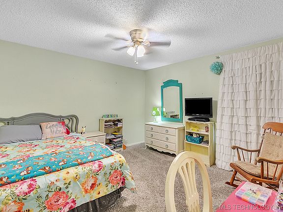 5th image of 515 Peppermint Dr