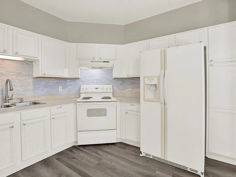 87 Benfield Cir — Photo 6
