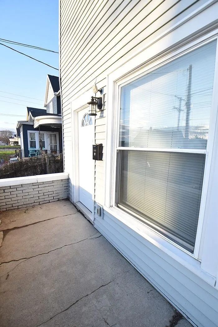2 bed, 1.0 bath, $795 — Photo 2
