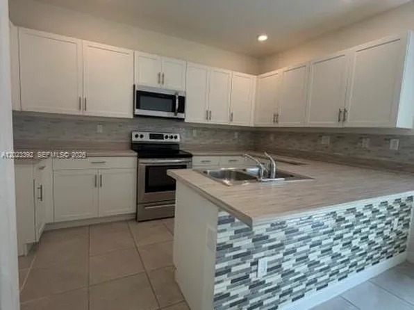 1886 SE 26th Rd #1886, Homestead, FL 33035