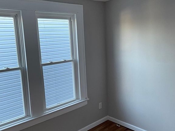5th image of 893 Summer Ave Floor 2