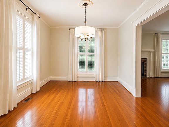 4th image of 335 N May St