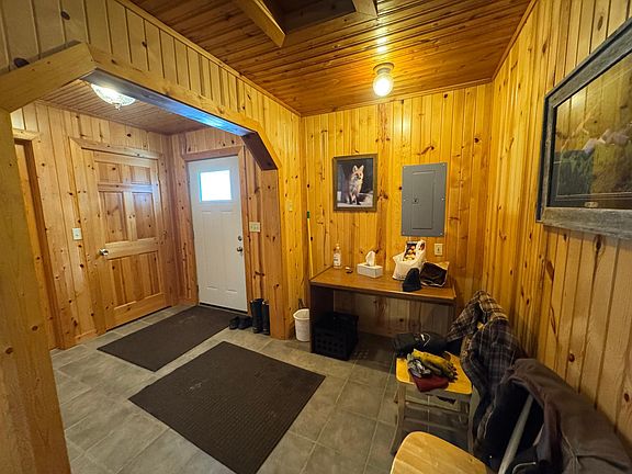 5th image of 45293 Oak Leaf Rd