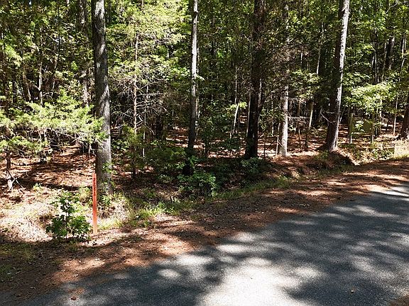5th image of 9 Comanchee Ln