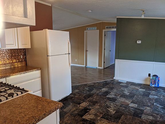 3rd image of 101 Hibbard St Trailer 79