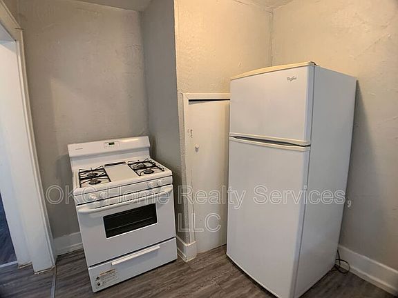3rd image of 1453 NE Euclid St