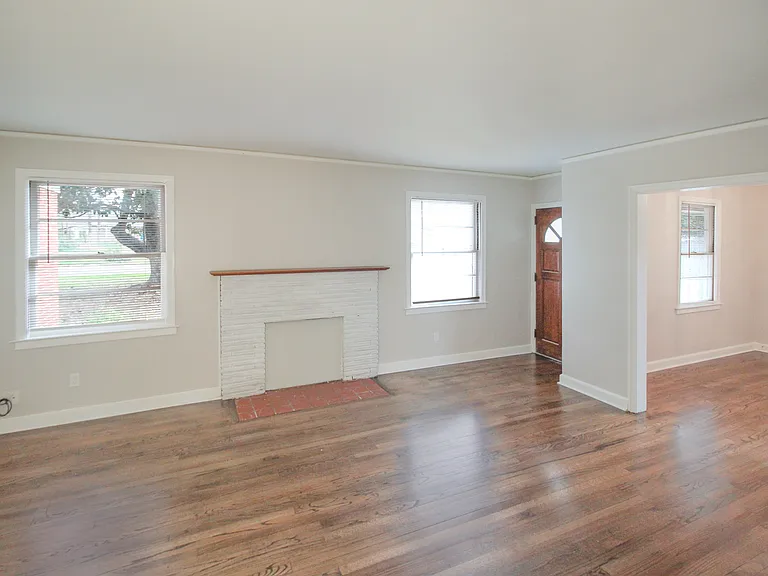 3739 Honeysuckle Ct — Photo 2