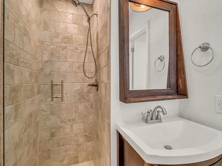 138 Carriage Dr — Photo 21