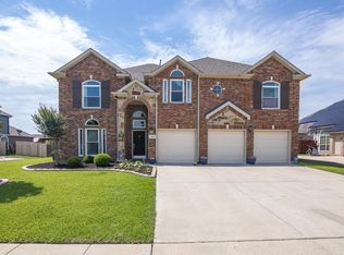 1105 Victory Bells Dr, Fort Worth, TX 76111