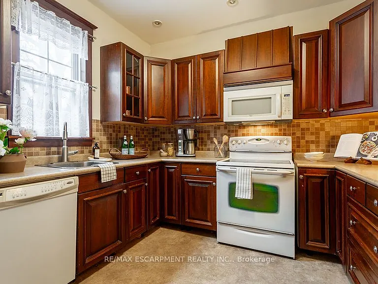 270 Beach Blvd — Photo 18