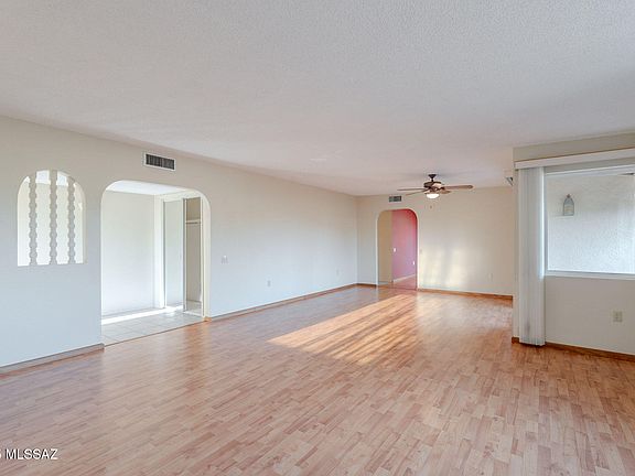 5th image of 939 S Las Lomas Cir