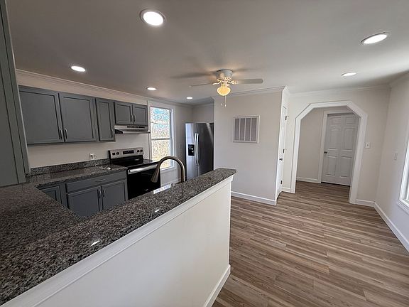 5th image of 851 Tola Rd