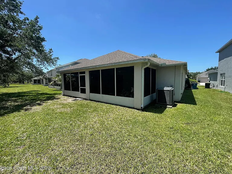 1736 La Maderia Dr SW — Photo 13