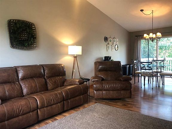 5th image of 40 Hawthorne Pl