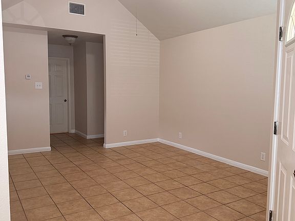 3rd image of 104 San Antonio Rd #3