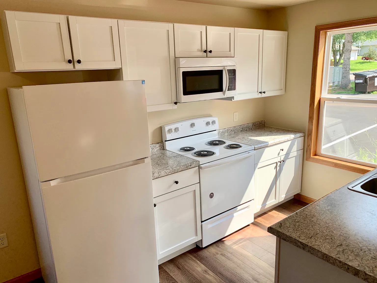 2 bed, 1.5 bath, 920 sqft, $1,095 — Photo 4