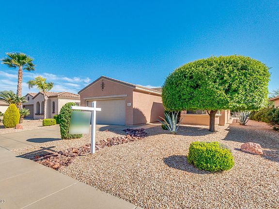 3rd image of 16833 W Villagio Dr