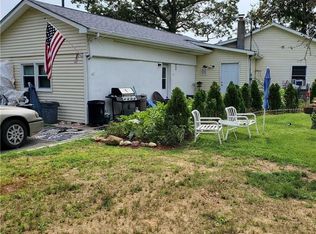 208 Diana Dr, Mastic Beach, NY 11951