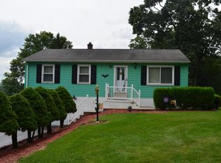 2142 Cloverfield Dr, Lebanon, PA 17046