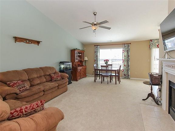 4th image of 4550 Plowman Dr
