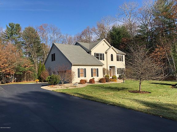 2nd image of 7 Quincy Ln