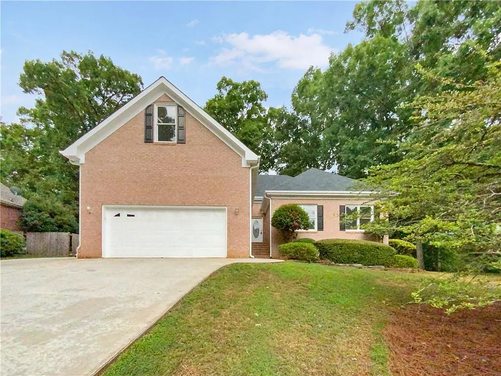 135 Rodney Way photo 1
