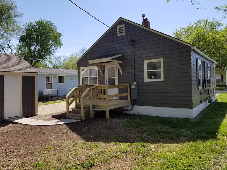 328 Residence St — Photo 12
