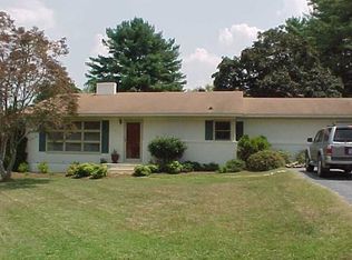 101 Lakeview Cres, Thomasville, NC 27360