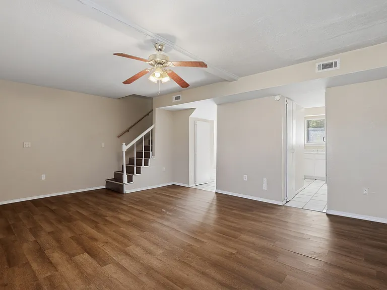1628 Claudia Dr — Photo 7